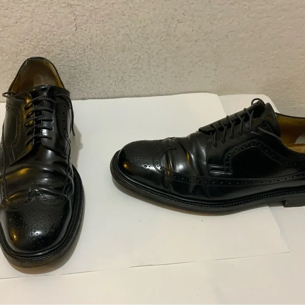 Cole Haan C00704 Men's 11.5 M Vibram Soles wingtip Leather crafted in Italy